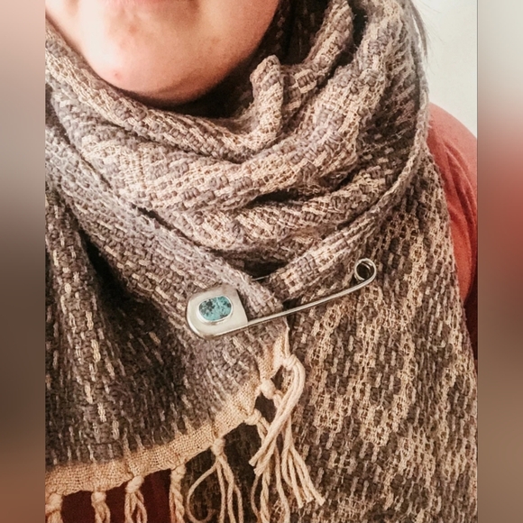 Vintage Silver and Turquoise Safety Pin Brooch Scarf Pin - Picture 5 of 8